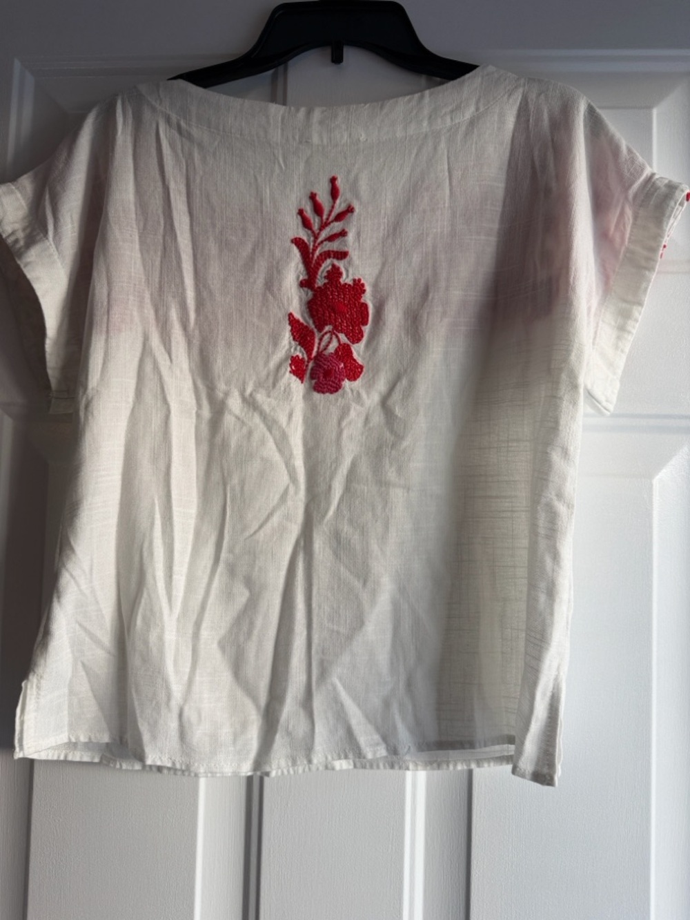 White Embroidered Floral Blouse with Pink-Red Accents - Picture 9 of 10